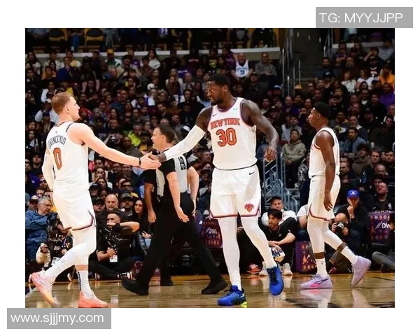 湖人对阵尼克斯第三节精彩回顾与关键时刻分析