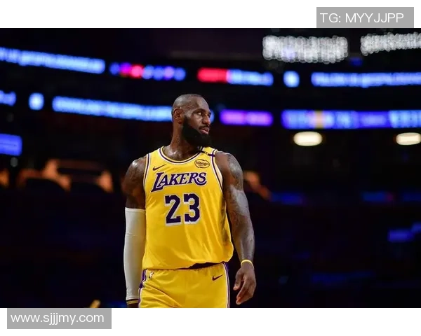 热火与步行者激战正酣詹姆斯遭遇五次犯规影响比赛走势